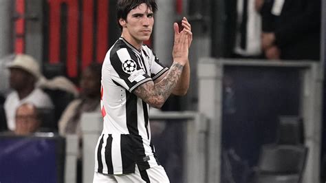 Tonali returns to Italy squad after serving 10.